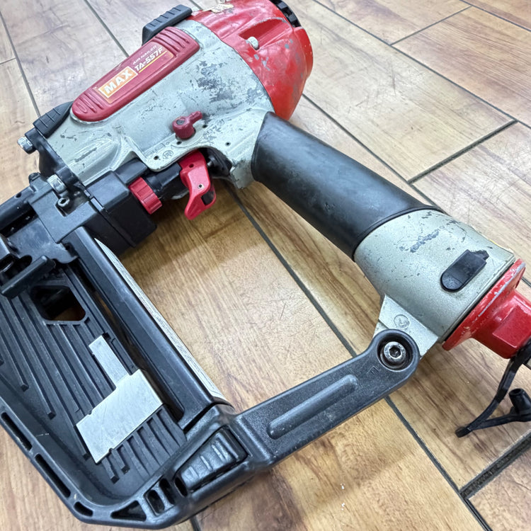 打ち込み動作良好 9mm 常圧フロアタッカ TA-557F/957Tフロア 【リライズ蓮田店】