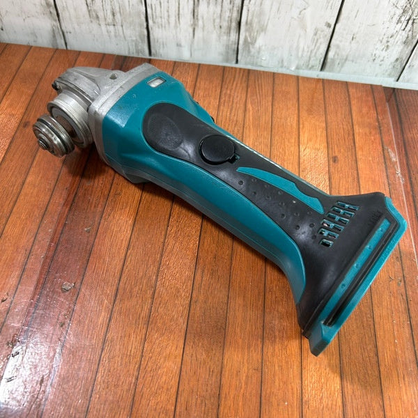18V充電式ディスクグラインダ  GA402DZ 【野田愛宕店】