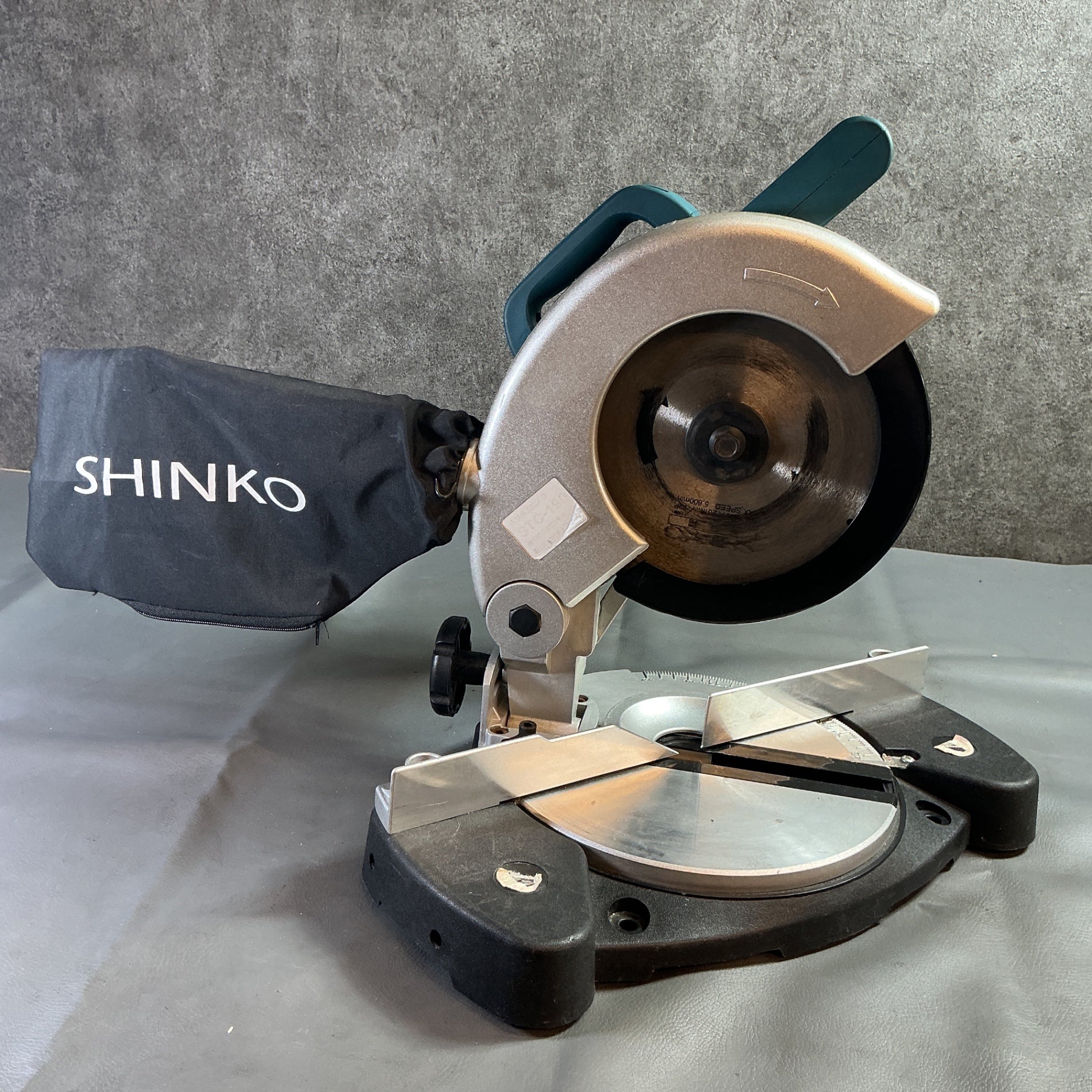 【中古】新興製作所(SHINKO) 卓上丸ノコ STC-190  【越谷店】