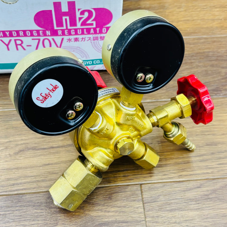保管品 未使用 水素ガス調整器 YR-70V-22-12HG04 【リライズ蓮田店】