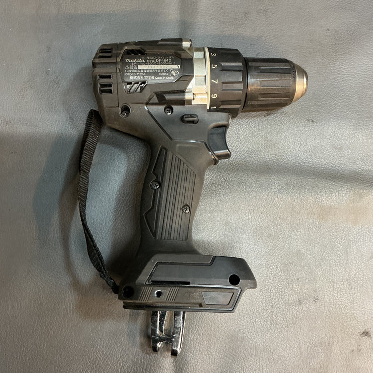 【中古】マキタ(makita) 18V充電式ドライバドリル DF484DZB 本体のみ 黒  【越谷店】