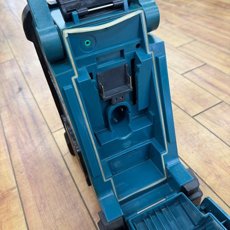 動作確認済み 充電式ラジオ MR100 18V,14.4V,12V,9.6V対応 本体のみ【リライズ蓮田店】