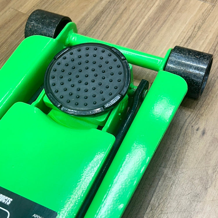 美品 限定色 グリーン アストロプロダクツ 2t ガレージジャッキ AP060156 【船橋馬込店】