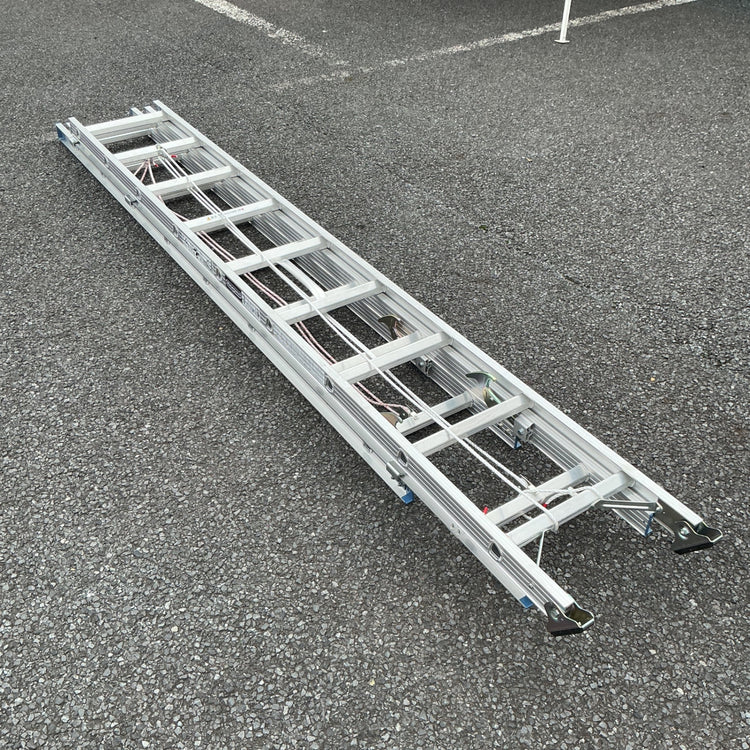【中古・店頭引き取り限定】 ハセガワ(Hasegawa) アルミ三連はしご HC3-70 長さ 3.18~6.86m【越谷店】