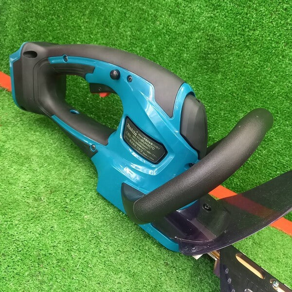 ４００ミリ充電式生垣バリカン 18V3Ah バッテリ・充電器付 MUH407DWF 【野田愛宕店】