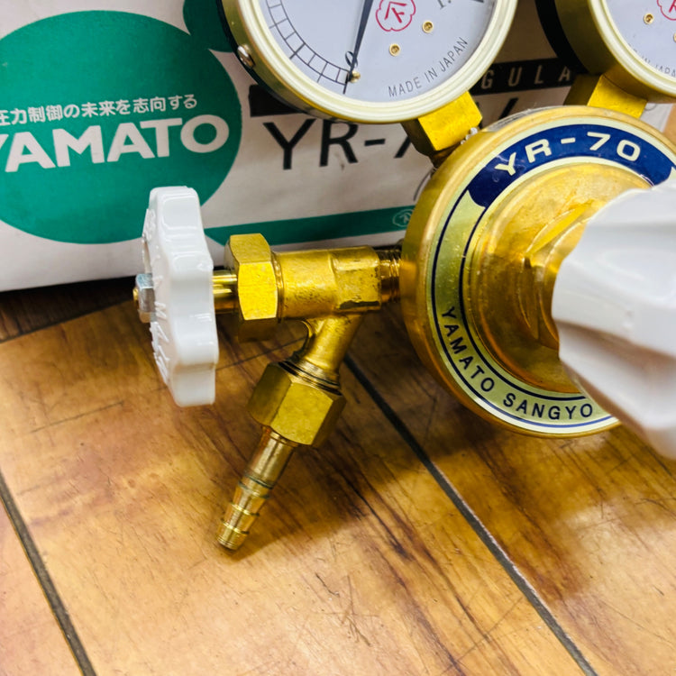 保管品 未使用  窒素ガス用圧力調整器 YR-70V-22-11HG03 【リライズ蓮田店】