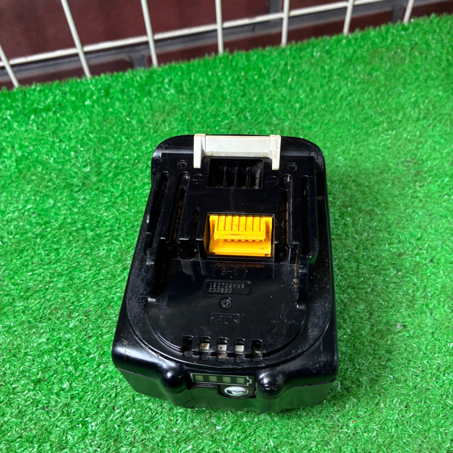 リチウムイオンバッテリー 18V/6.0Ah BL1860B 【市川行徳店】