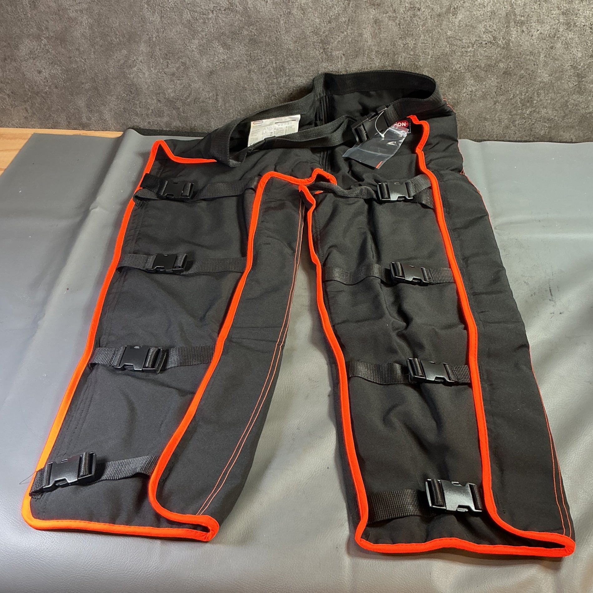 【未使用】OREGON(オレゴン) 軽量チャップス 575780 フリーサイズ 防護服  【越谷店】