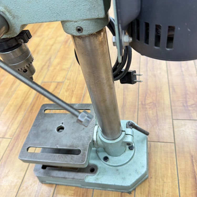 動作良好 100V 卓上ボール盤 5段変速 TB130 チャック回し付属【リライズ蓮田店】