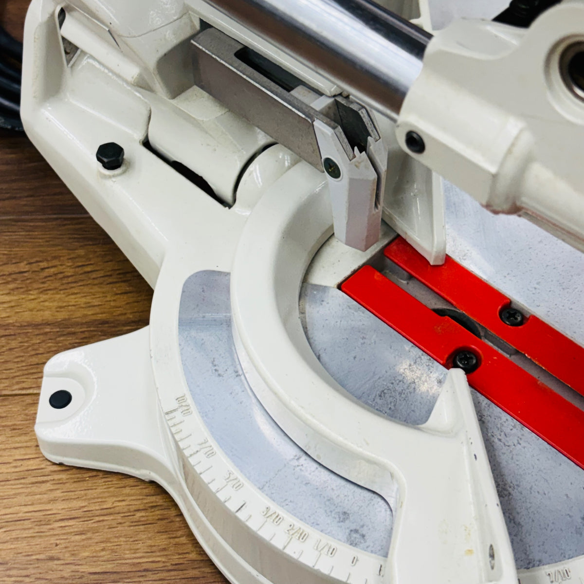 美品 動作良好 190mm卓上スライドマルノコ C7FSH 【リライズ蓮田店】