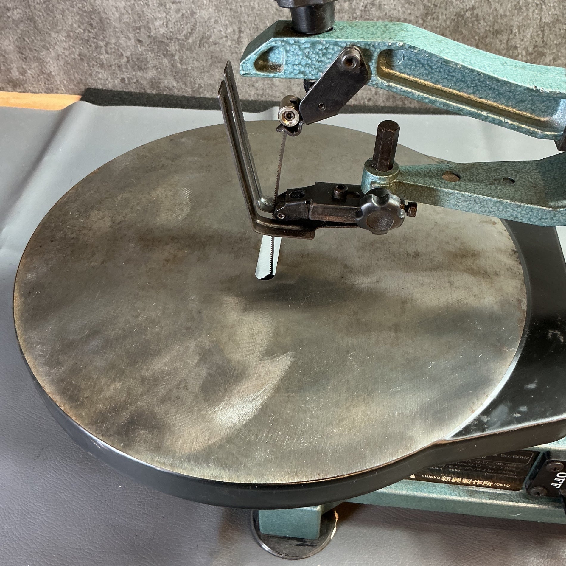 【中古】新興 SSS-330A 卓上糸ノコ機  【越谷店】
