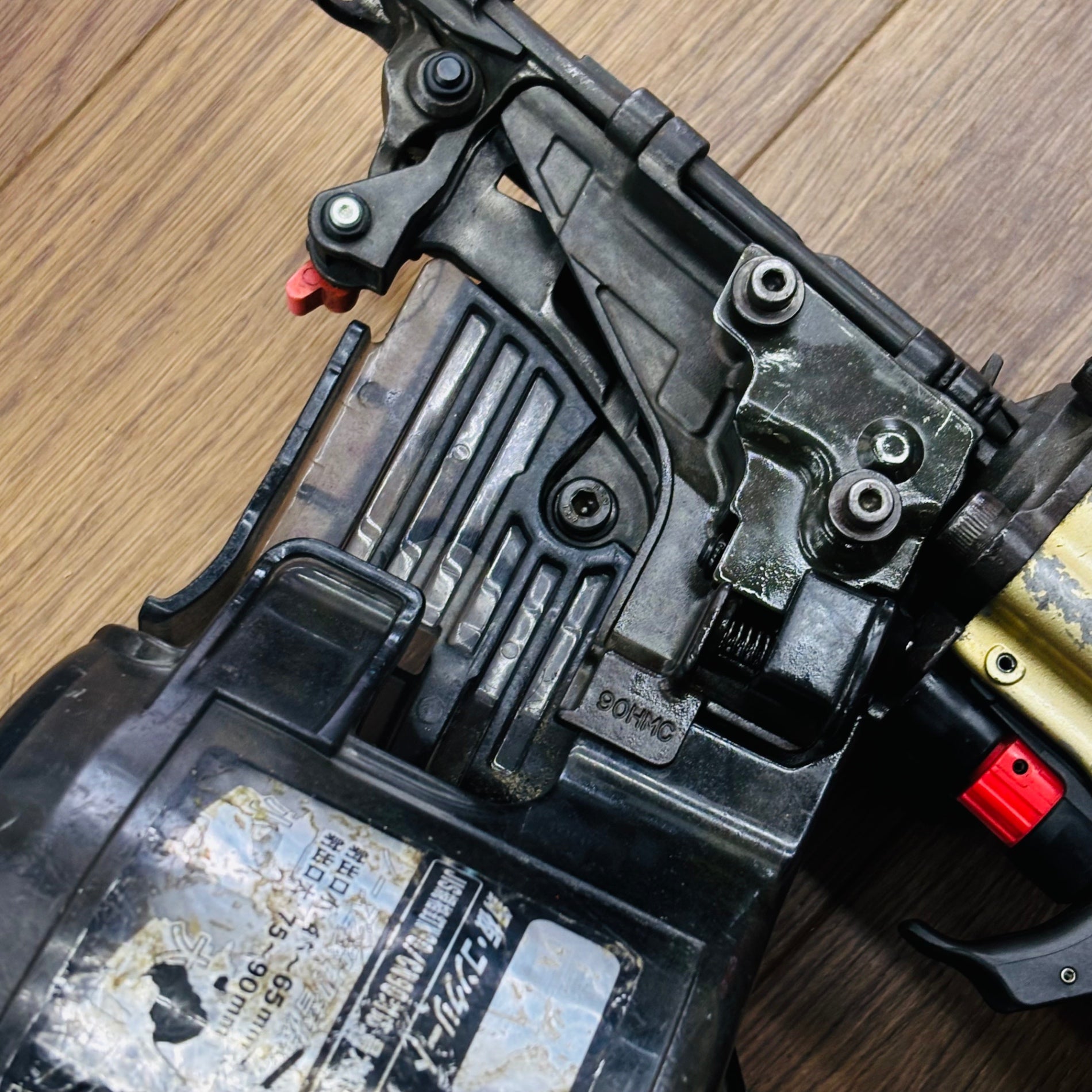 90mm 高圧 釘打ち機 NV90HMC 【蓮田店】