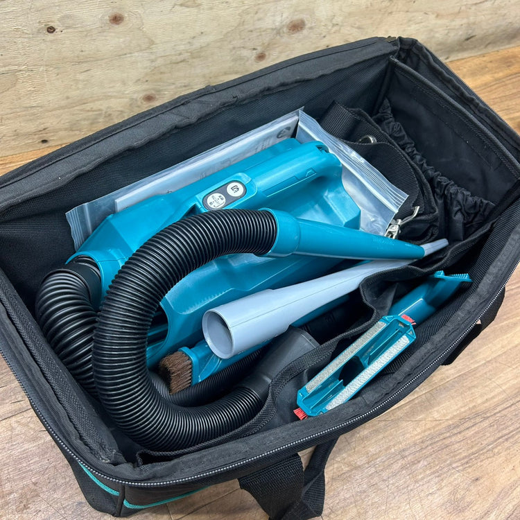 良品 マキタ makita 10.8V 充電式クリーナ CL121DZ 本体のみ 【船橋馬込店】