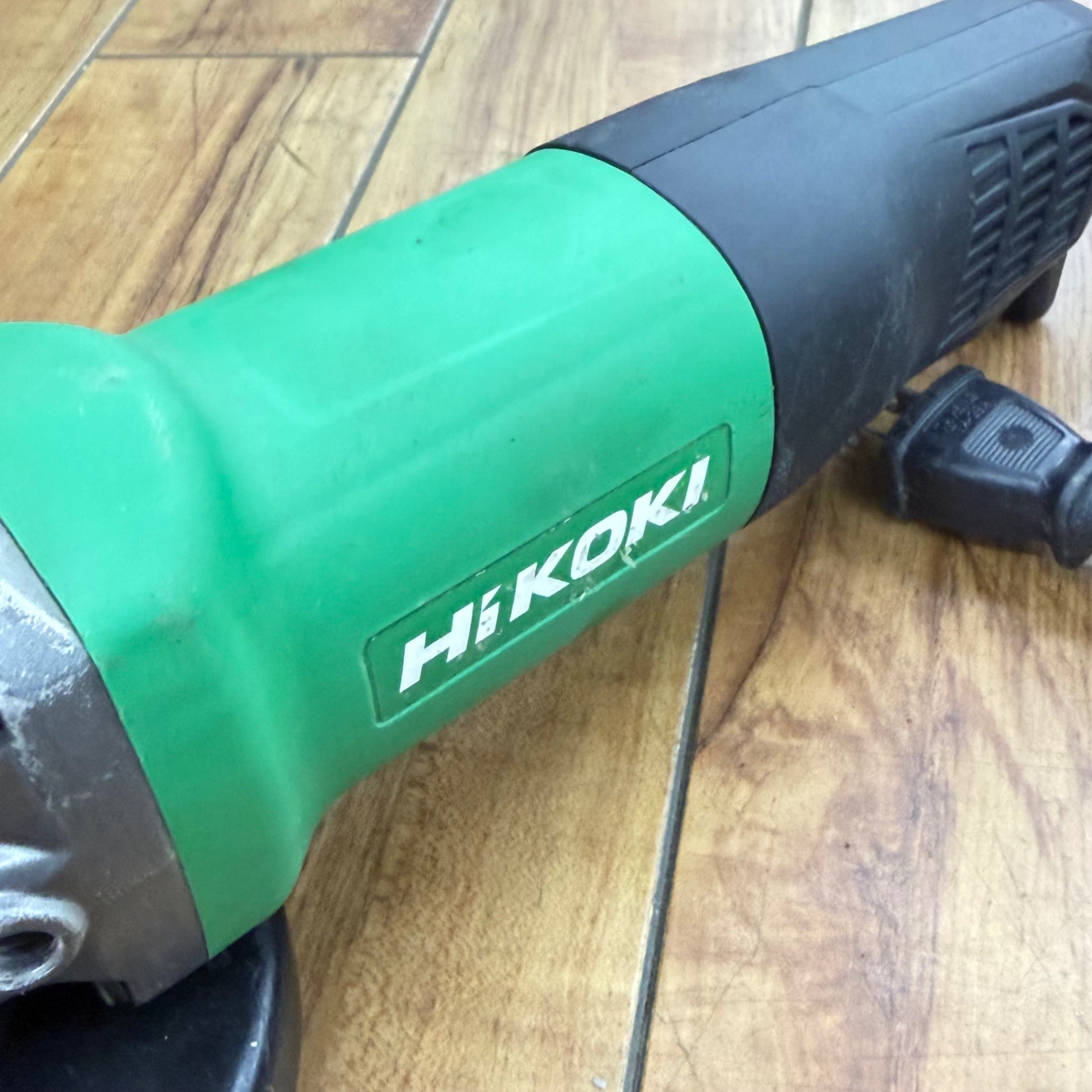 動作良好 ハイコーキ(HiKOKI)  100V 100mm ディスクグラインダ G10SQ2 【リライズ蓮田店】