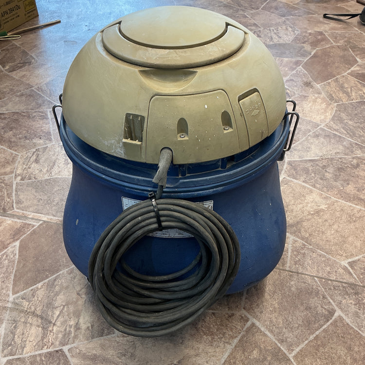 【中古】ナショナル 乾湿両用型掃除機 WPMC-G610WD  【越谷店】