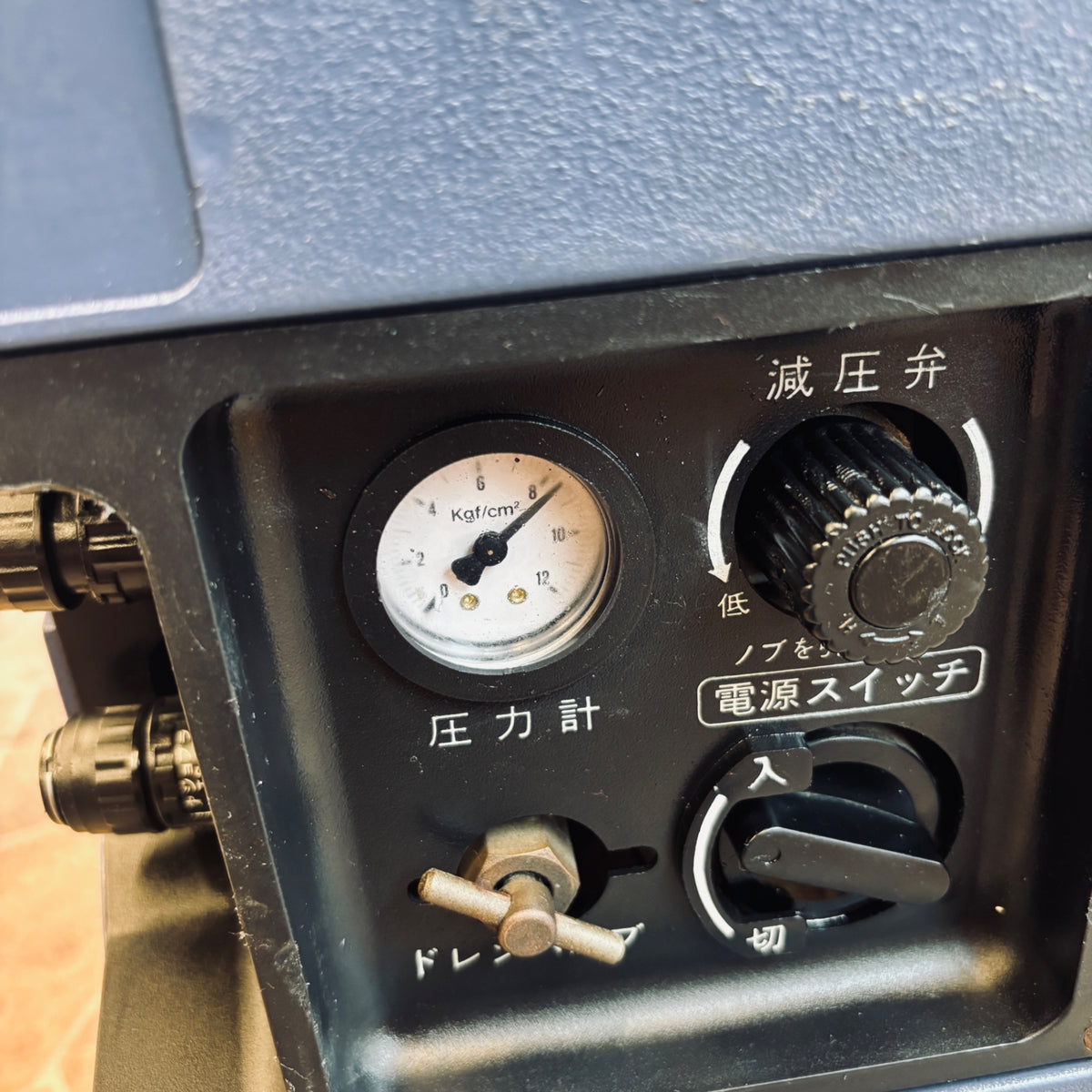 【現状品】 岩田 オイルフリー エアーコンプレッサー OFP-071 ※調圧器に不良有り 要備考参照※ 【越谷店】