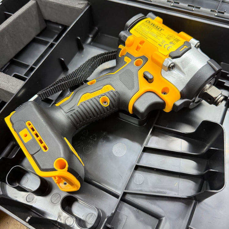 未使用 20V 1/2インチ(12.7sq) インパクトレンチ DCF921N ケース付属【リライズ蓮田店】