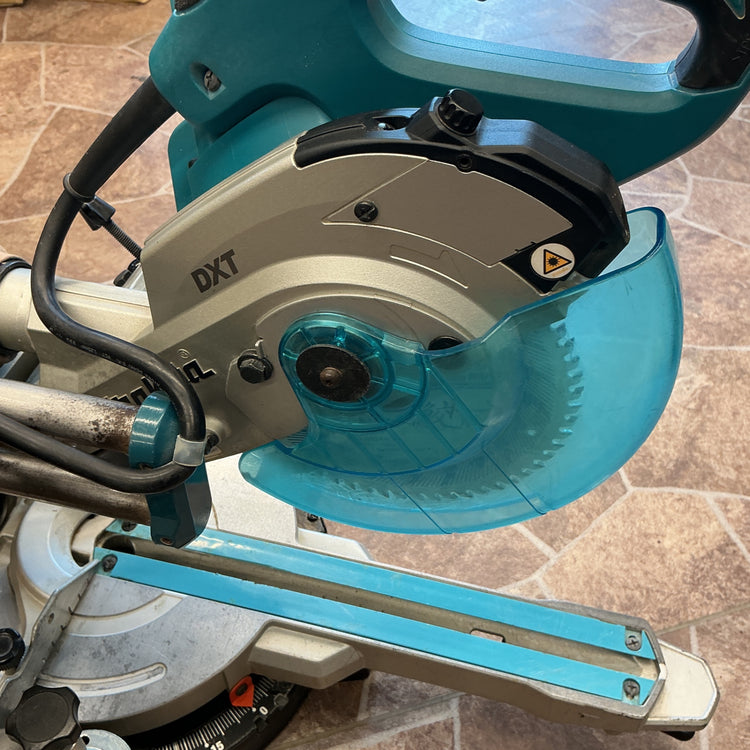 【中古】【レーザー点灯しません】マキタ(makita) スライドマルノコ LS0612FL 【越谷店】