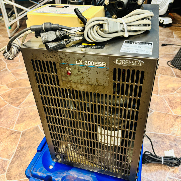 イワキ　大型水槽用レーシークーラー　LX-300ESB 【越谷店】