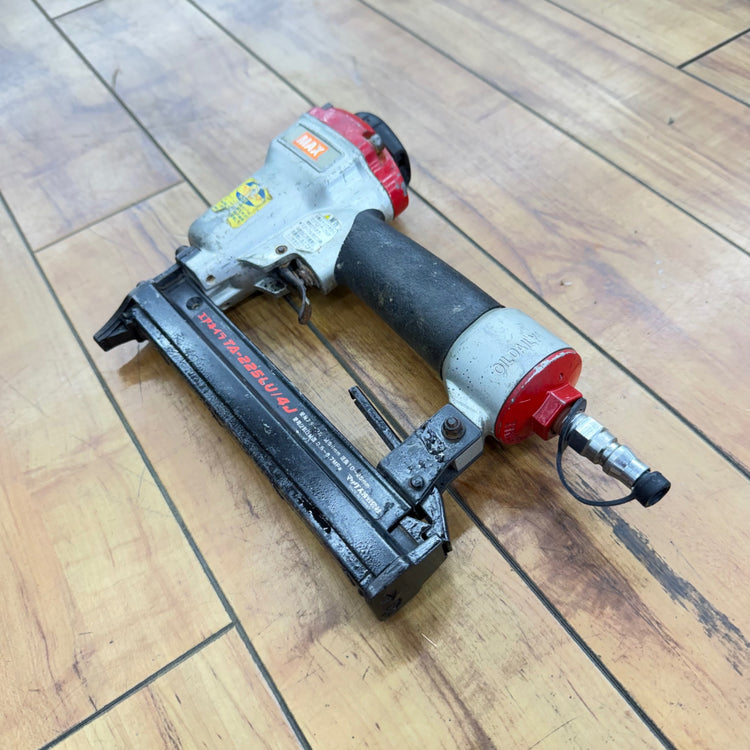 打ち込み動作良好 4mm 常圧エアネイラ TA-225LU/4J 【リライズ蓮田店】