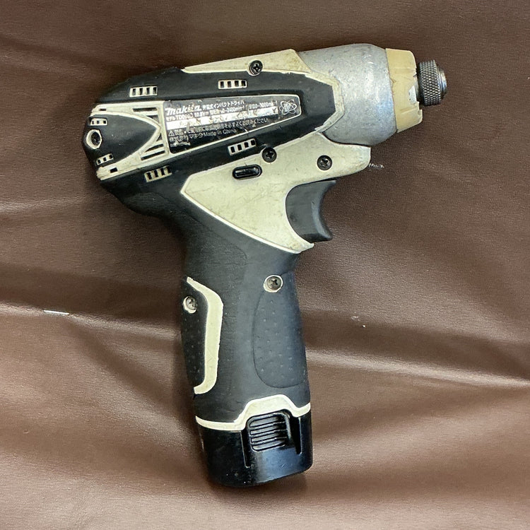 【中古品・バッテリ付き！】マキタ(makita) 充電式インパクトドライバー TD090DZW 【越谷店】