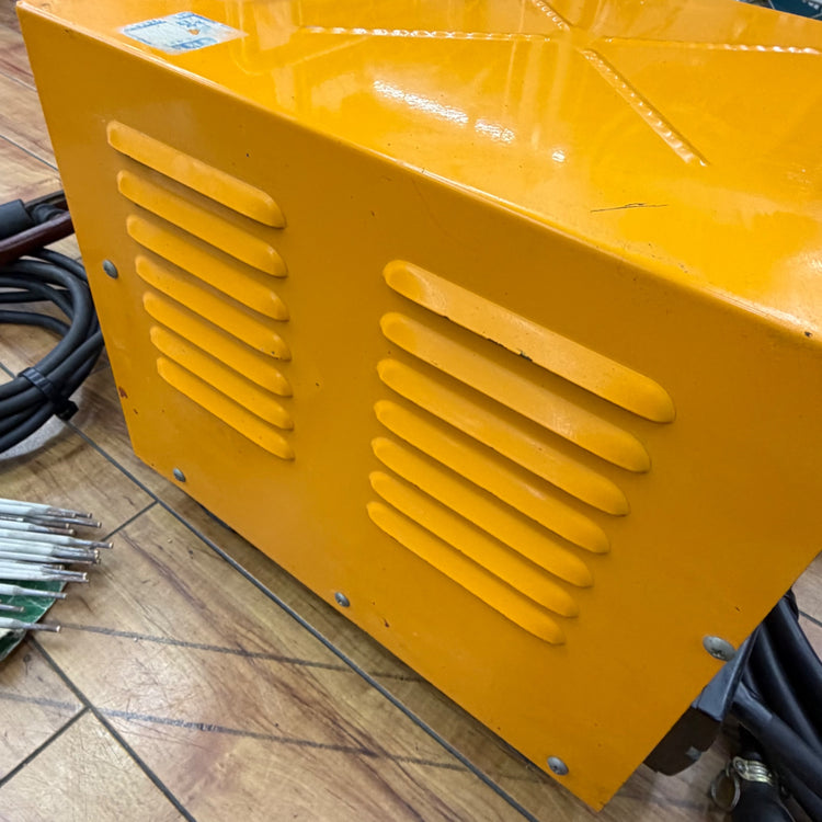 動作確認済み 100V/200V 交流アーク溶接機 HD-150DB 【リライズ蓮田店】