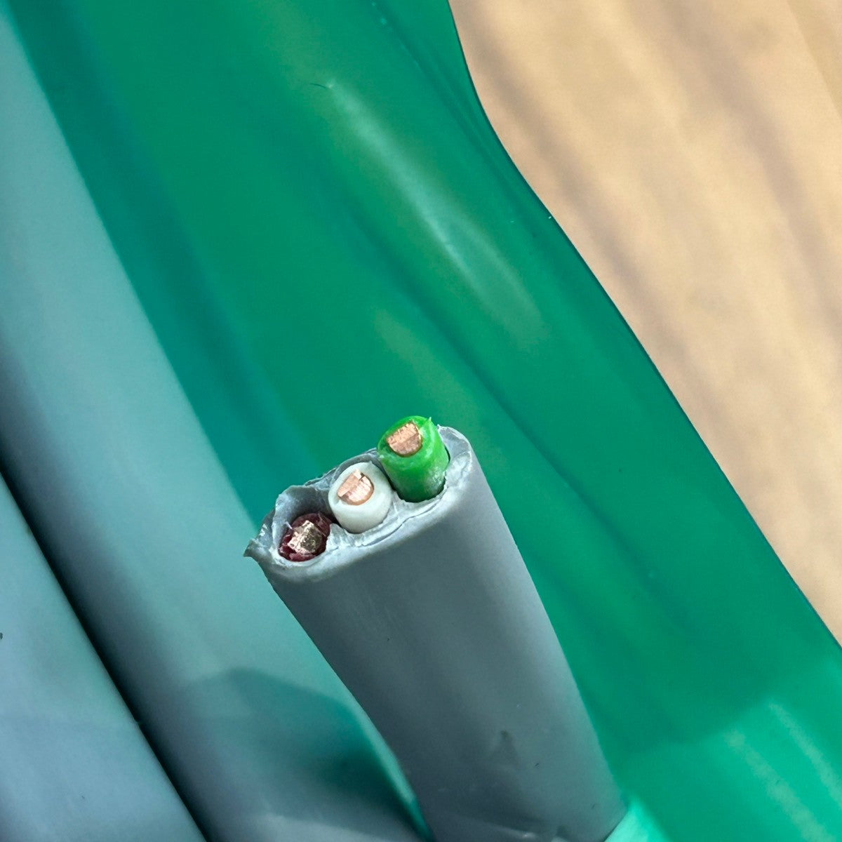 公団用 富士電線 3×2.0mm VVFケーブル EM-EEF 赤白緑 2mm 3芯 【船橋馬込店】
