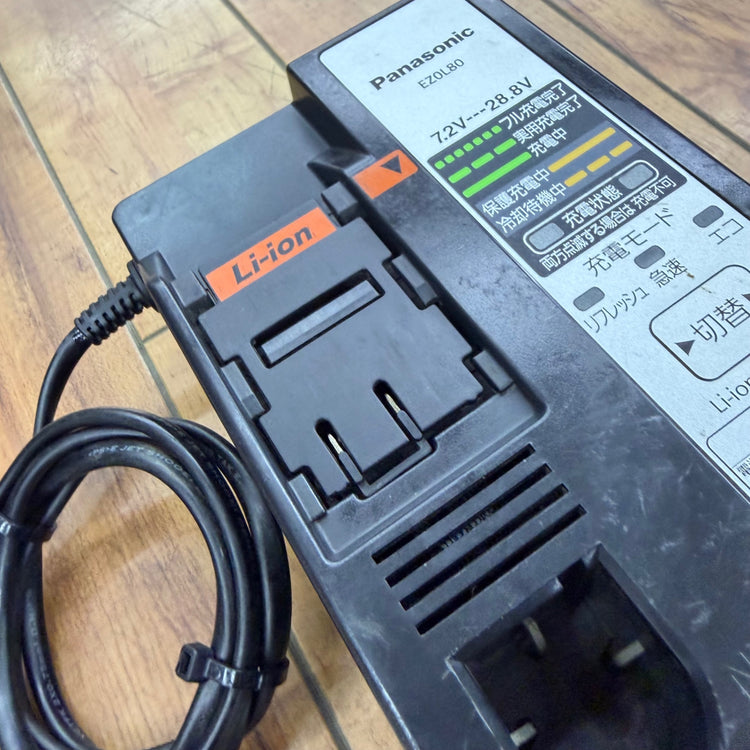 充電動作OK  急速充電器 EZ0L80 【リライズ蓮田店】