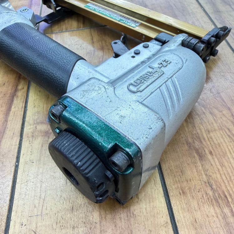 エア漏れなく打ち込み動作良好 常圧4mm エアタッカー 425AC 【リライズ蓮田店】