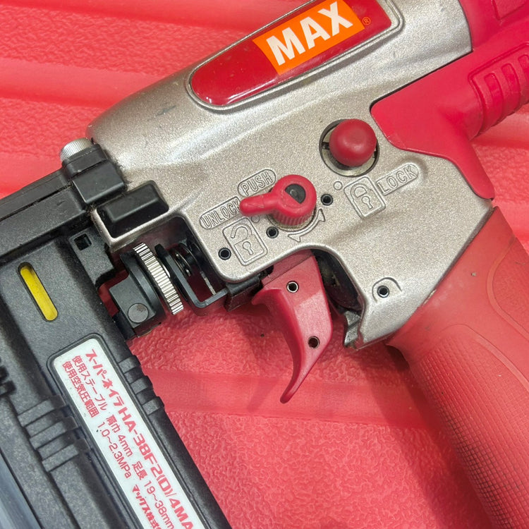 美品 マックス (MAX) 肩巾:4mm 高圧 フロアタッカー HA-38F2(D)/4MA 【船橋馬込店】