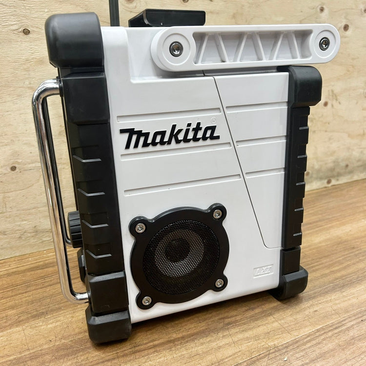 美品 アダプター付き マキタ (makita) 7.2V～18V コードレスラジオ MR102 【船橋馬込店】