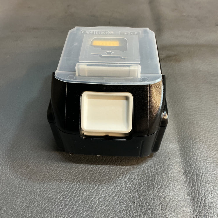 【未使用】マキタ(makita) リチウムイオンバッテリー 18V/3.0Ah BL1830B  【越谷店】