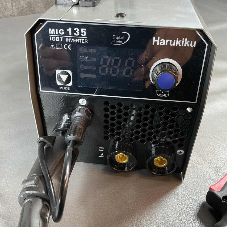 【中古】Harukiku ノンガス半自動溶接機  MIG135  【越谷店】