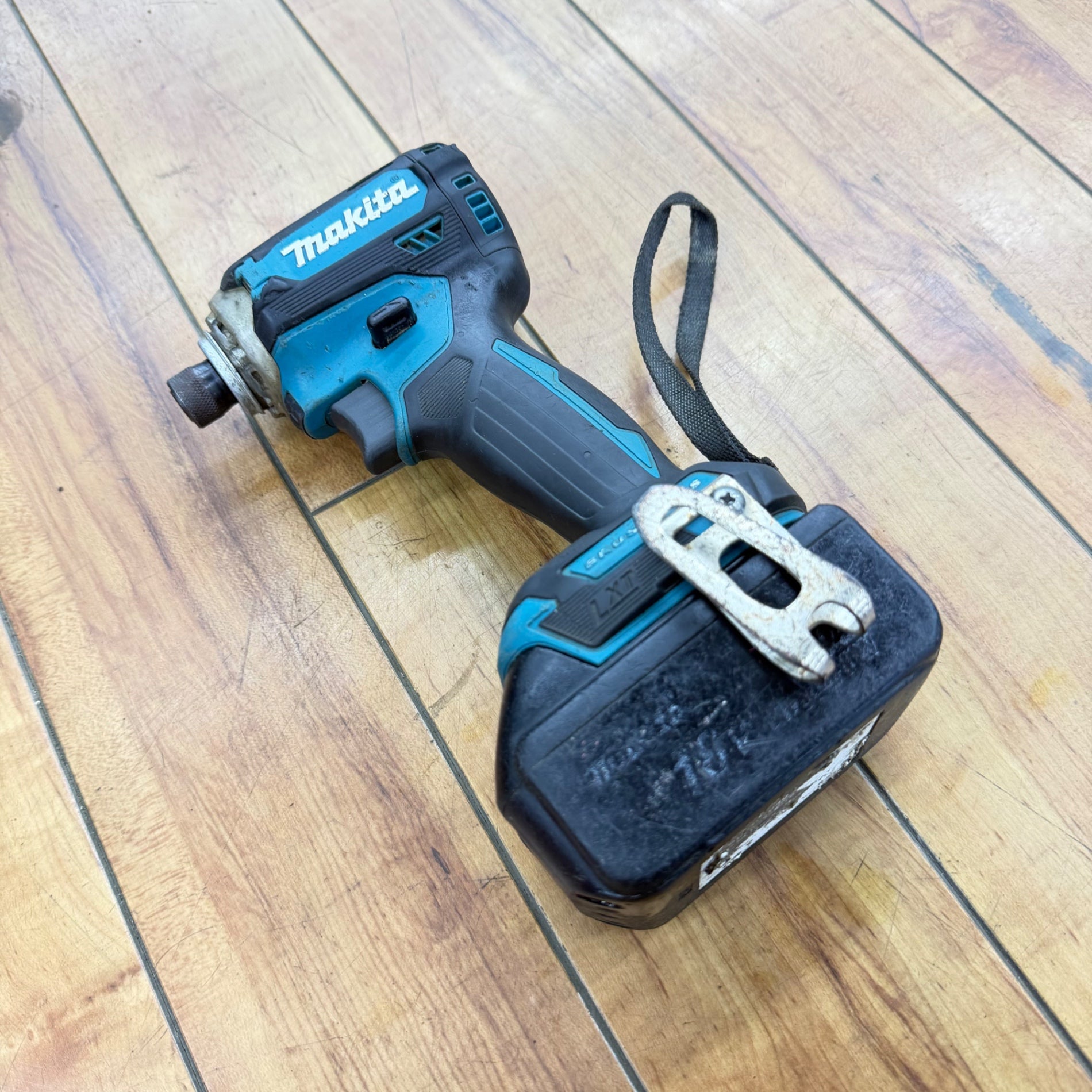 動作良好 マキタ(makita) 18V コードレスインパクトドライバー TD171DZ BL1840付属 【リライズ蓮田店】