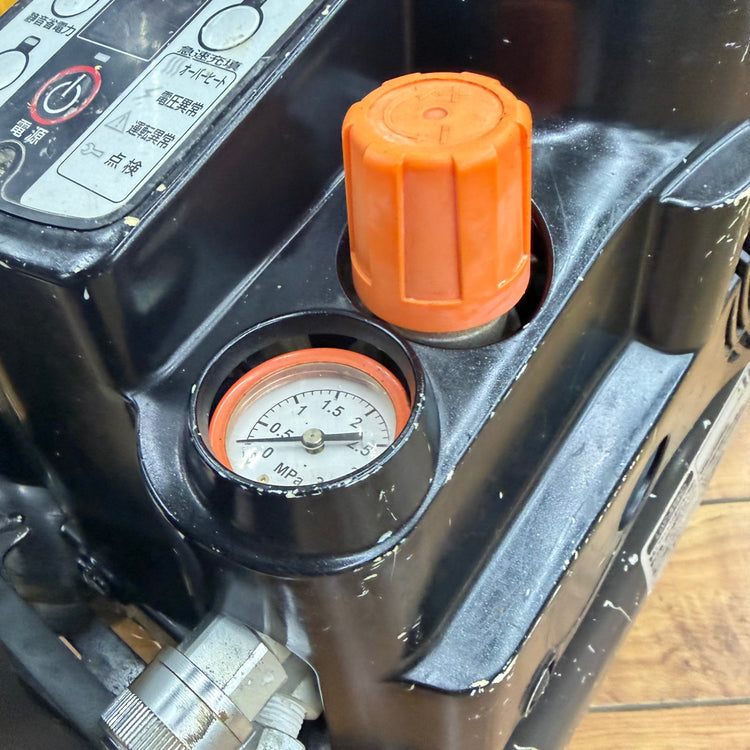 動作確認済み 高圧常圧兼用 エアコンプレッサー AK-HL1250E_ブラック 【リライズ蓮田店】