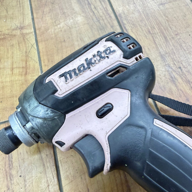 動作良好 14.4V 充電式インパクトドライバ TD136DZ バッテリー1個(BL1430)付属【リライズ蓮田店】