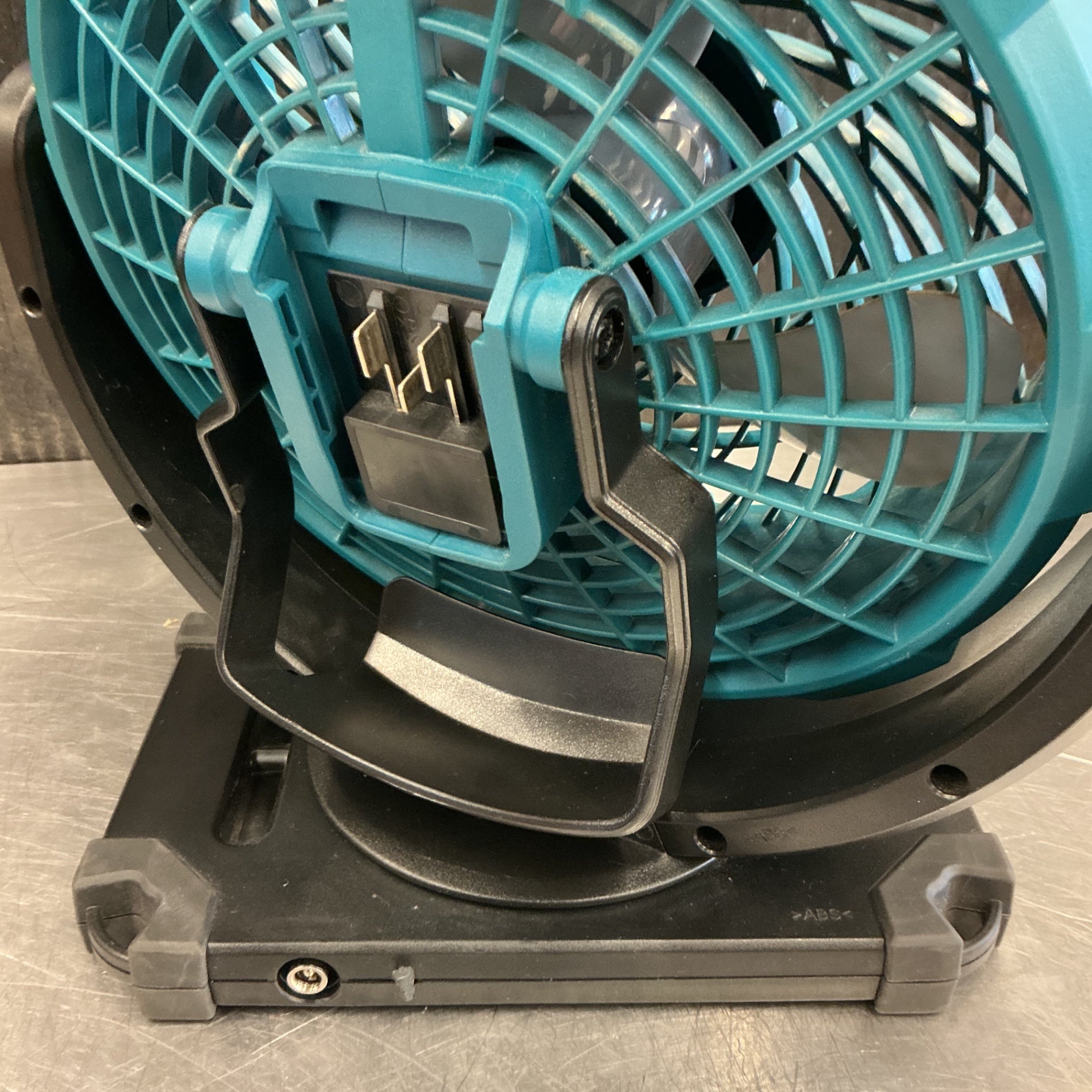 【中古】マキタ/makita 充電式ファン CF100DZ  【越谷店】