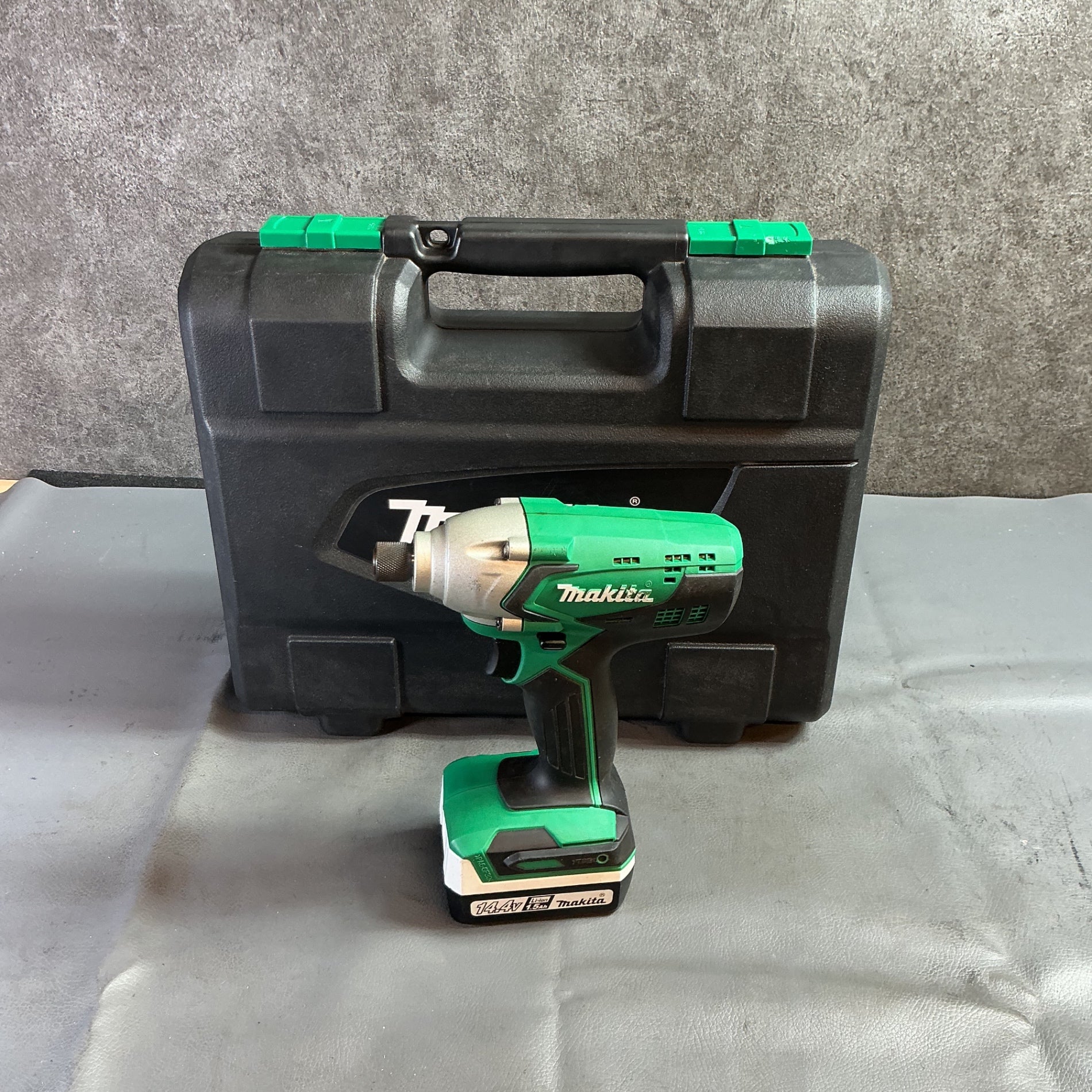 【中古】マキタ M695D 充電式インパクトドライバー  【越谷店】