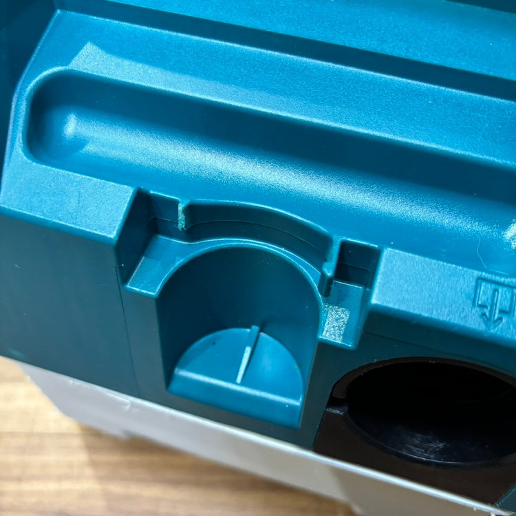 ◆マキタ(makita) コードレス集じん機 乾湿両用 VC750DZ 【船橋馬込店】