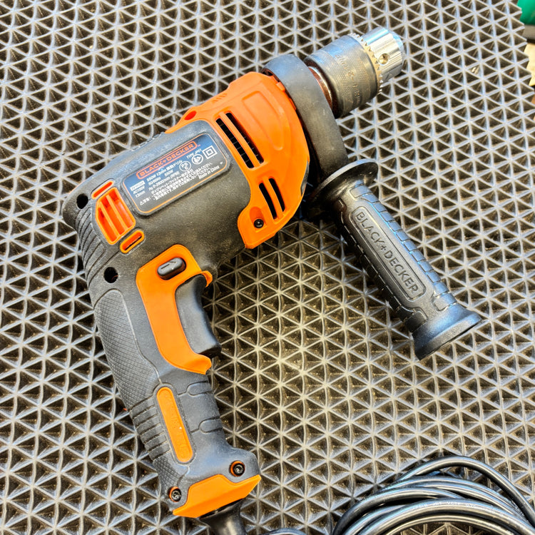 BLACK+DECKER(ブラックアンドデッカー):550W 13mm 振動ドリル BLACK&DECKER コンパクト 軽量 サイドハンドル DIY 日曜大工 BEH550-JP 【越谷店】