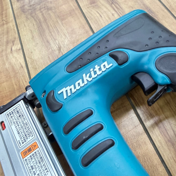 14.4V 充電式ピンタッカ PT350DZ Ah互換あり【中古】 【蓮田店】