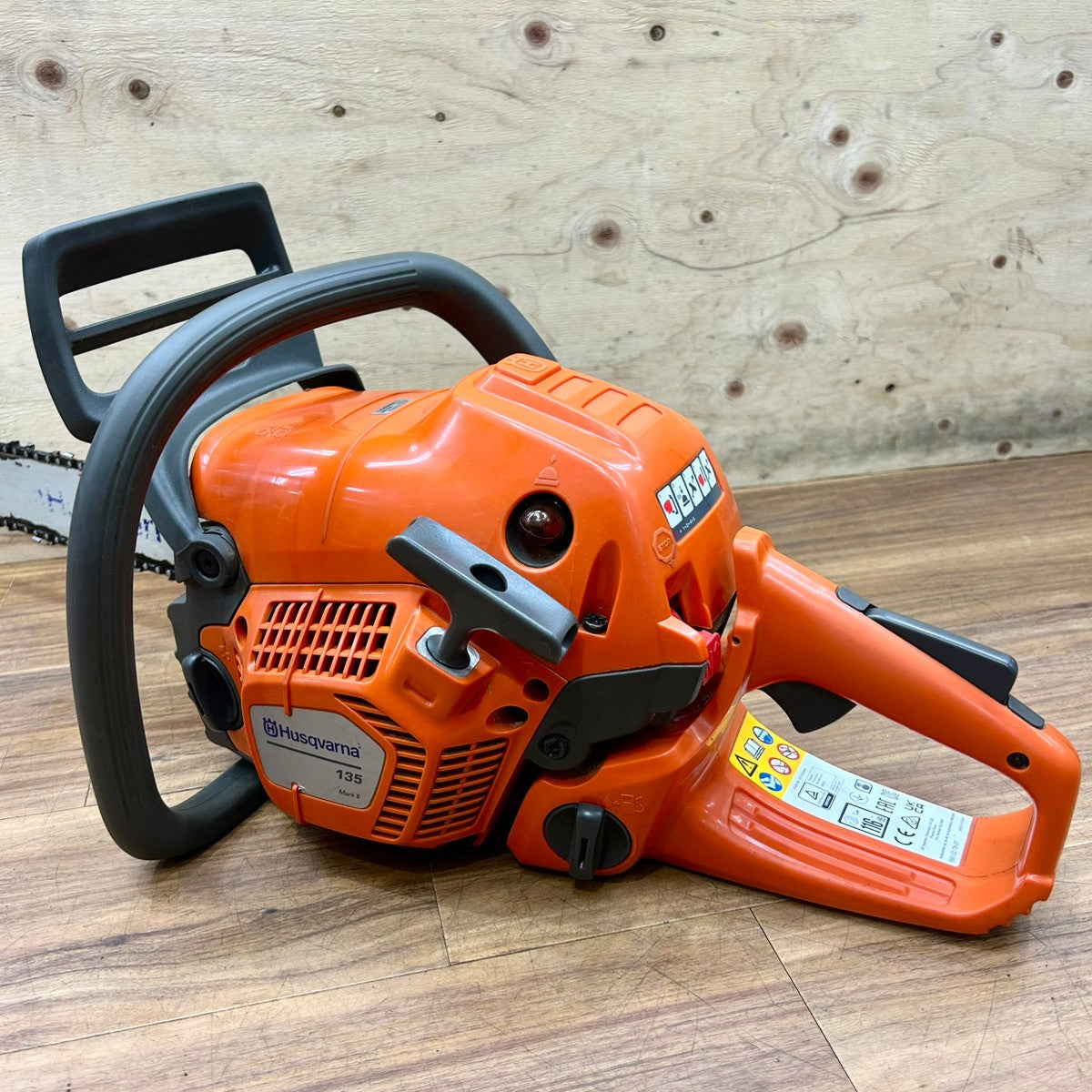 良品 ハスクバーナ (Husqvarna) エンジンチェーンソー 135MARKⅡ バーサイズ 35cm (14インチ) 【船橋馬込店】