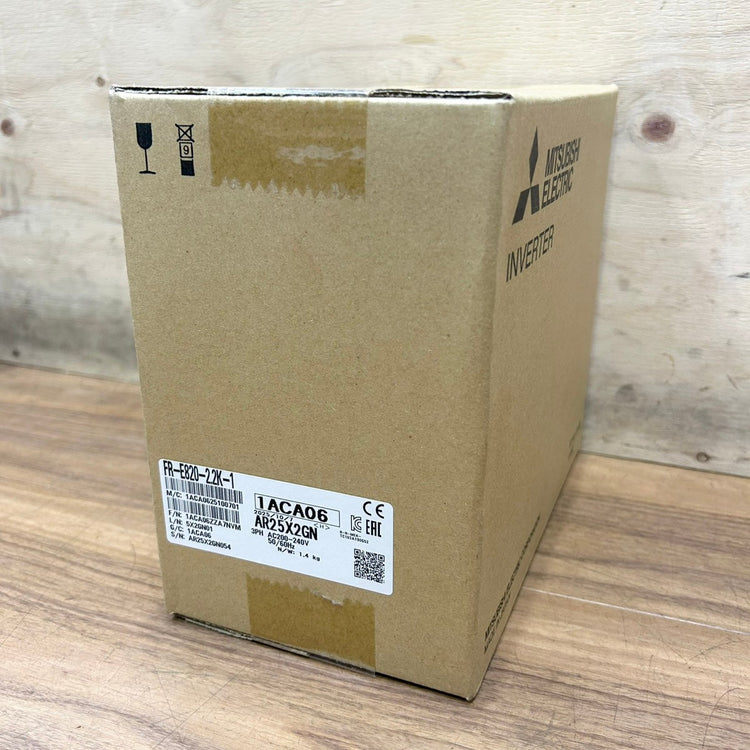 2025年製 三菱電機 (MITSUBISHI ELECTRIC) インバーター 三相 200V FR-E820-2.2K-1 【船橋馬込店】