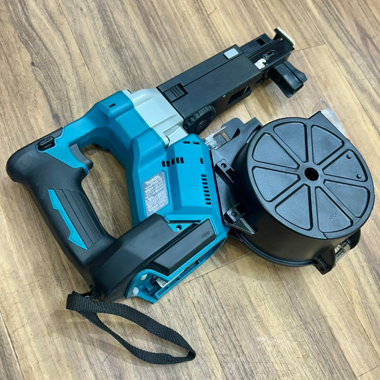 美品 マキタ (makita) 18V コードレスオートパックスクリュードライバー FR451DZ バッテリーアダプター BAP18 付き【船橋馬込店】