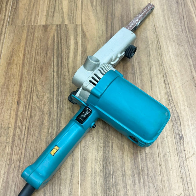 良品 マキタ (makita) 9mm ベルトサンダー 9032 【船橋馬込店】