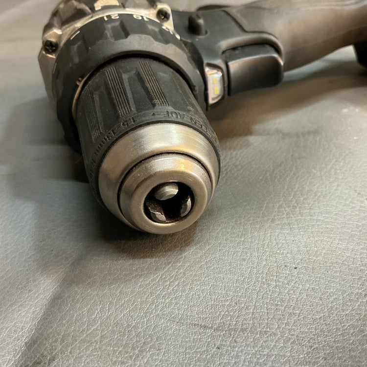 【中古】マキタ(makita) 18V充電式ドライバドリル DF484DZB 本体のみ 黒  【越谷店】