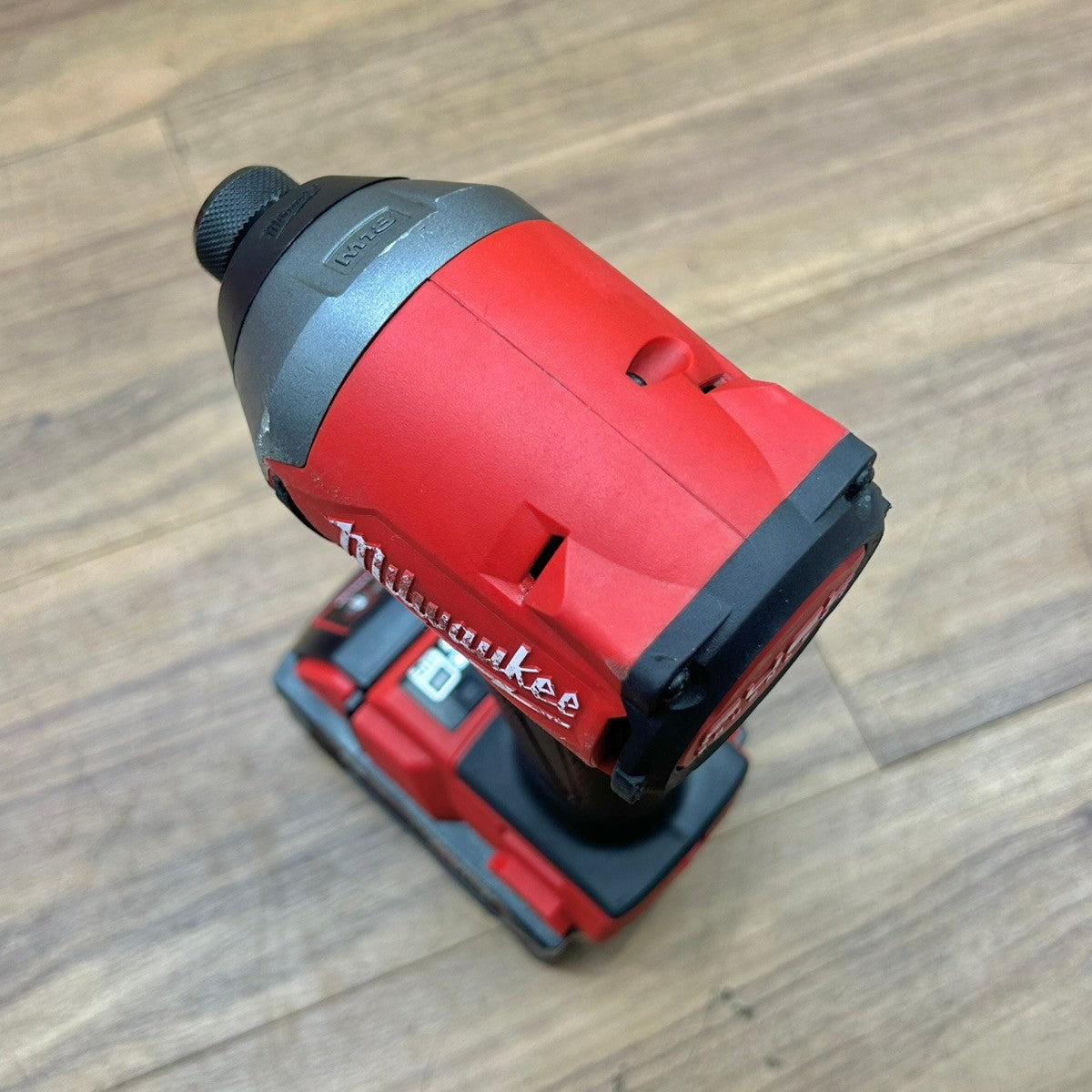 Milwaukee ミルウォーキー 充電式インパクトドライバー M18 FID2 本体＋バッテリー M18B5 【船橋馬込店】