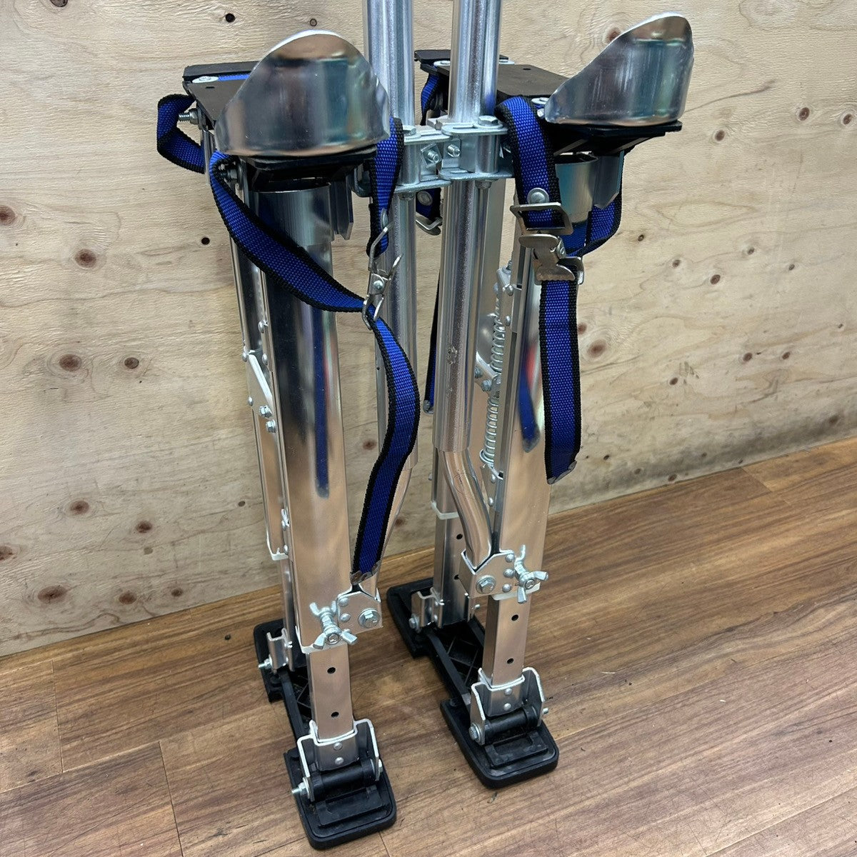 乾式壁 竹馬 48cm～74cm アルミニウム 石膏ボード 高所作業用  【船橋馬込店】