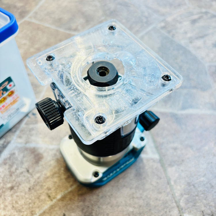 ◆マキタ(makita) コードレストリマ RT40DZ 【越谷店】