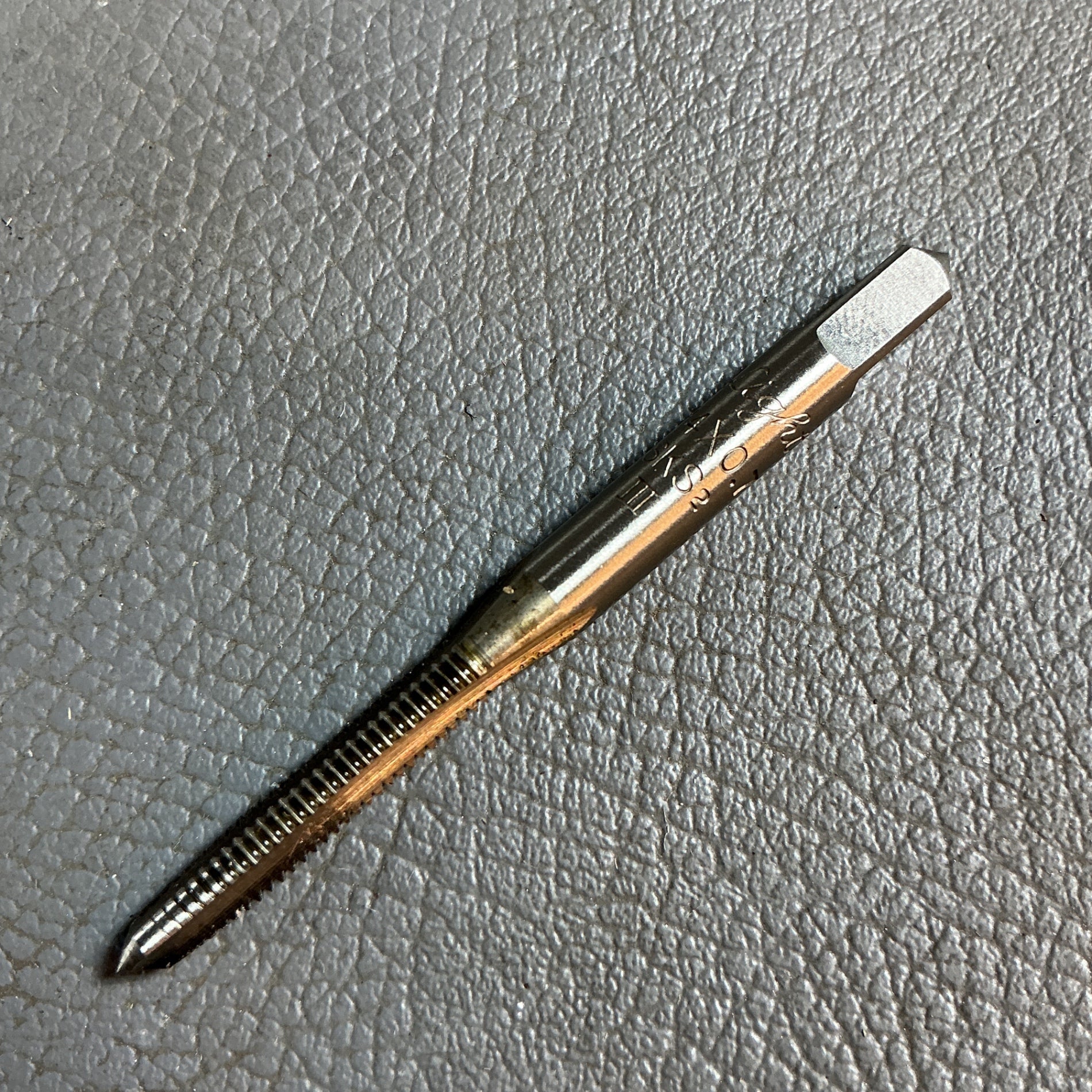 【未使用】ライト精機　ハンドタップ　先タップ　M4×0.7　2箱セット  【越谷店】